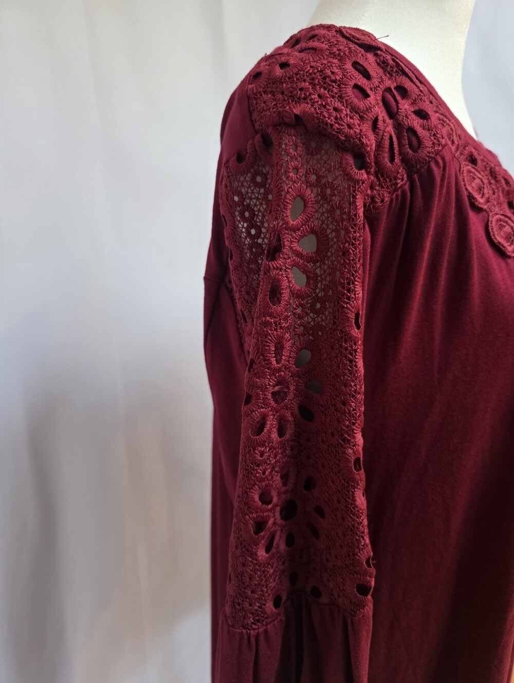 Liz Claiborne XL Burgundy Crochet Lace Boho Peasant Tunic Top 3/4 Sleeve - Picture 3 of 9